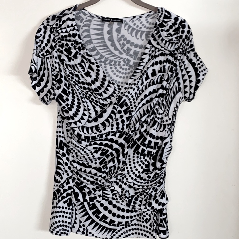 Pretty Cable & Gage Black & White Top